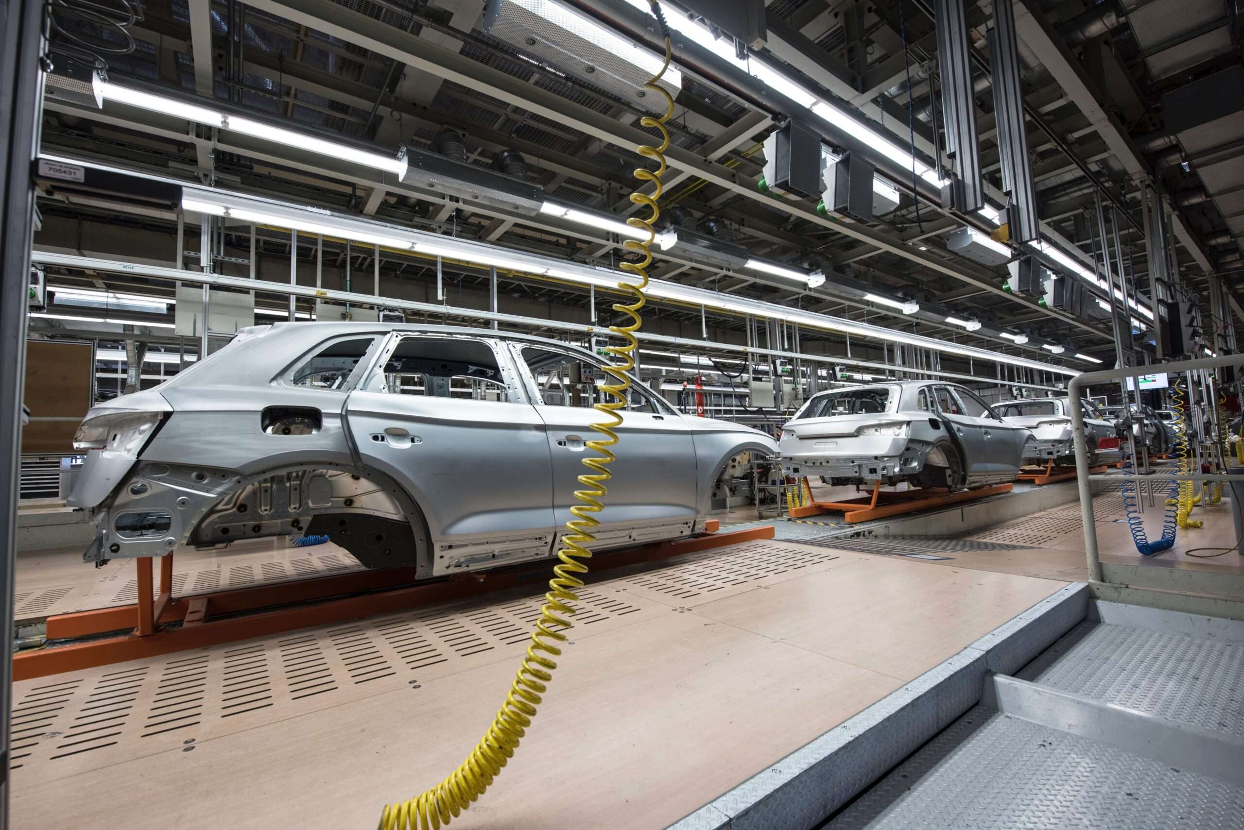 manufacturing execution systems and analytics, production scheduling
