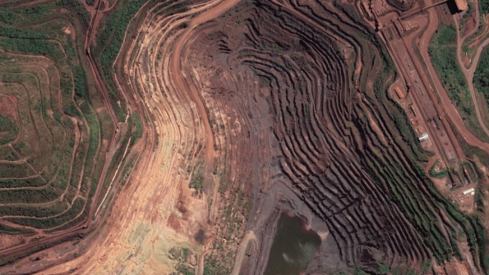 Iron ore blending problems solved with mathematical programming
